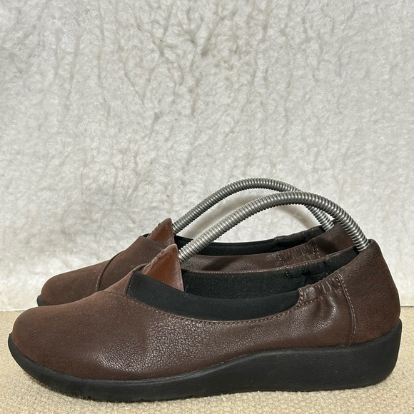 Clarks Cloudsteppers Womens Brown Sillian Jetay SlipOn Comfort Loafer Shoes SZ 7 - Picture 2 of 11